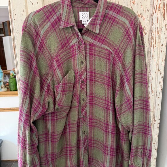 URBAN OUTFITTERS BDG PLAID OVERSIZED SHIRT - Picture 2 of 3